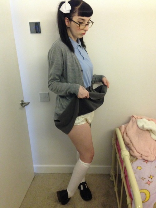averyconfusingcouple: HEADMASTER’S TAKEOVER PART 3Completely littled down I was told to put my hair 