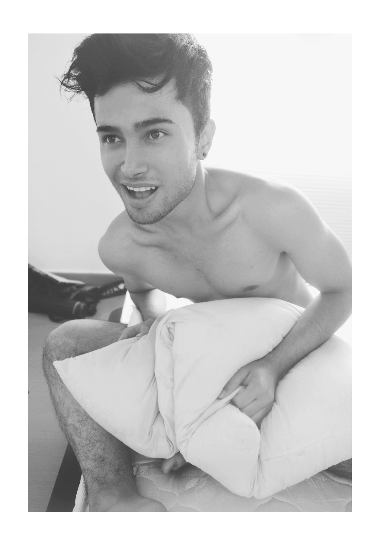 be-the-king-of-my-heart:  Sexy and handsome ;3
