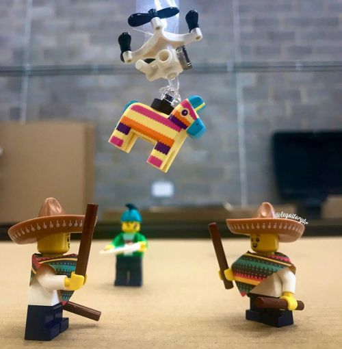 “Droñata” #drone + #pinata in a restricted budget.My entry for #bc_playwell#legostorybr #lego #l