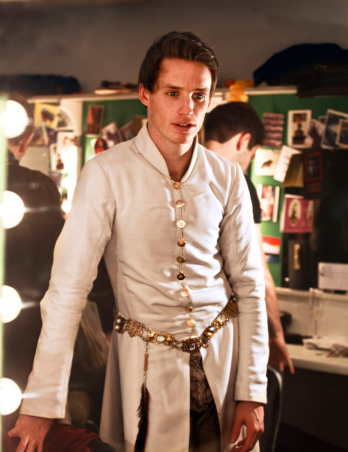 boredgrantaire:hope72:Eddie Redmayne about to go on stage as Richard IIPhotographed by Simon Annand 