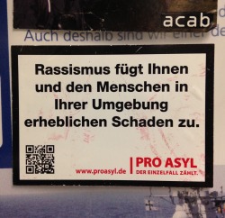 ost-kreuz:“Rassismus fügt Ihnen und den Menschen in Ihrer Umgebung erheblichen Schaden zu.”