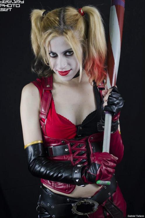 girls-cosplay: www.facebook.com/TheJokerHarleyQuinnArgentina?fref=ts