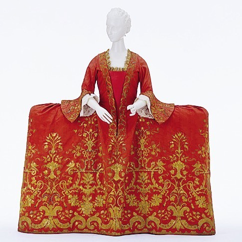 defunctfashion:Venetian Court Dress | c. 1745 • • •  #whattheywore #historicalfashion