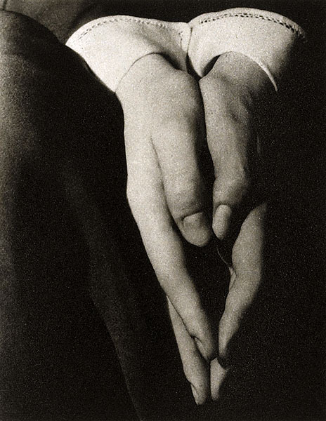 3wings:
“ Hands, Dorothy Norman I, 1931
Alfred Stieglitz
”