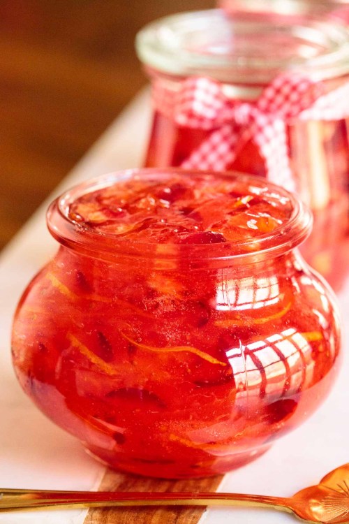 foodffs: Easy Orange-Cranberry Christmas MarmaladeFollow for recipesIs this how you roll?