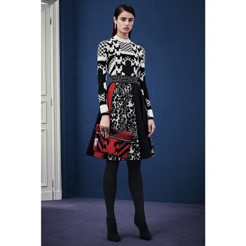 Versace Pre-Fall 2015: The Mix Up || #WomensFashion #Style #Versace #2015 #FashionFreeks