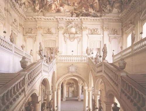 richest-man-in-the-graveyard:  Winter Palace (Hermitage), Saint-Petersburg, Russia 