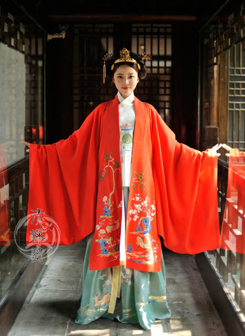 Traditional Chinese hanfu | Ming dynasty fashion by 清辉阁
