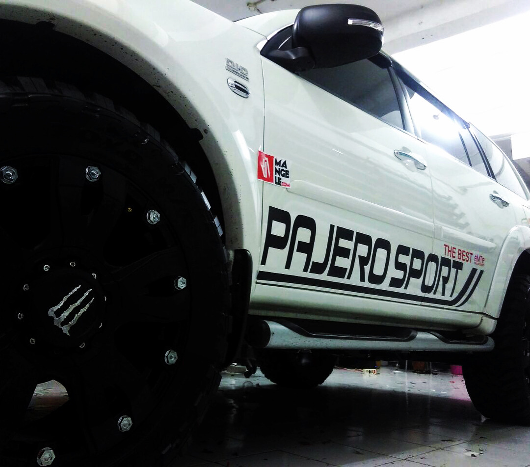 Mangele Stiker Pajero Sports Cutting Sticker Keren