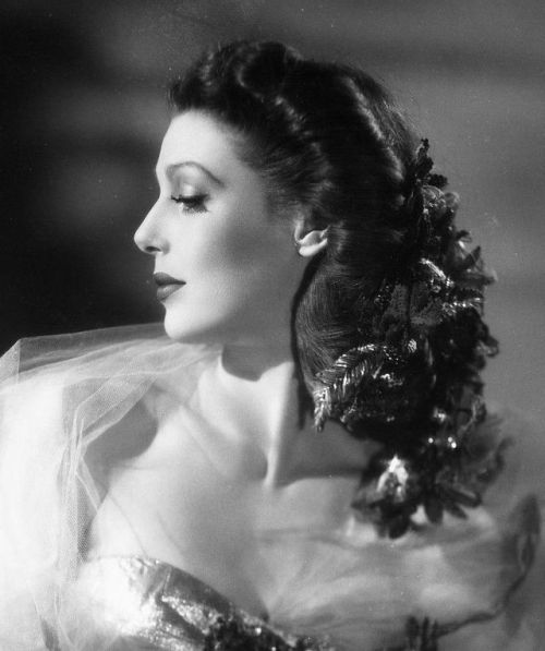 silverscreensatin:Loretta Young