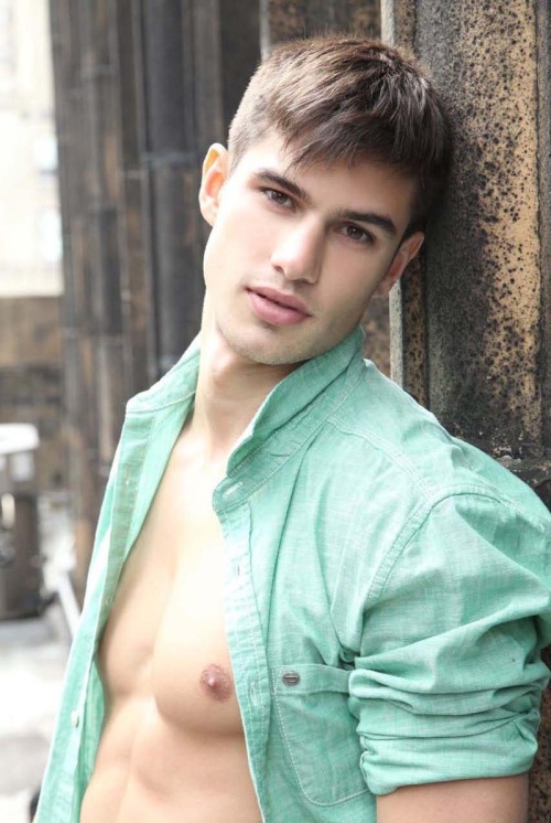 handsomemales:  chris delbeck by thomas synnamon 
