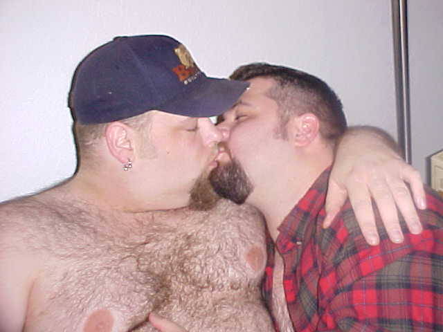 kobolmex:  chonnyg:  naughtyjustlikeyou:  Joey and Marland  #2-1  Lovers! Sweet!