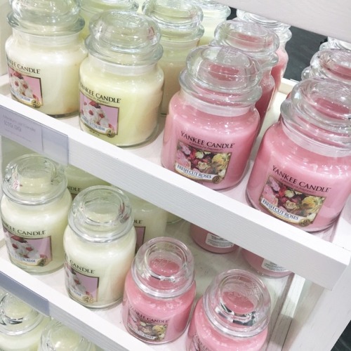 cheyanne-xo: Prettiest spring candles