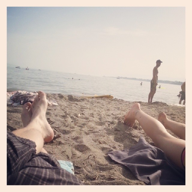 Paddle et sèche à la plage avec deux glands @saloperiedutopiste @huevoamigo ♡