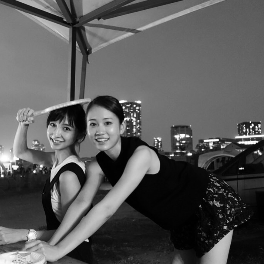 jigsoo:  From Shinoda Mariko’s Instagram 07.30.2015:“Acchan’s sexy pose💋💕#UnbalancedPosesOfTheTwo#BreathingClosely“