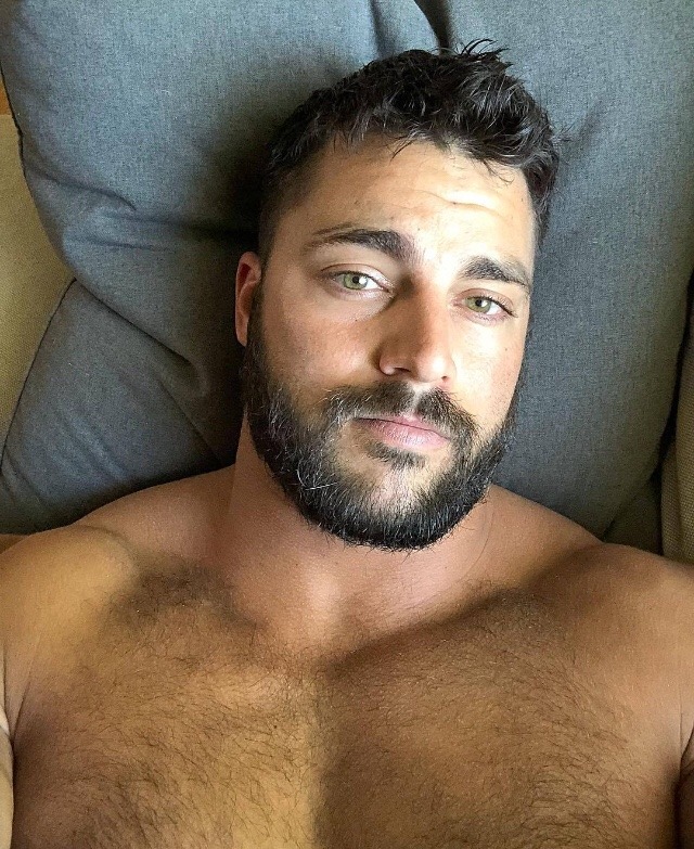 xxxnewstitch:  Bastante yo 