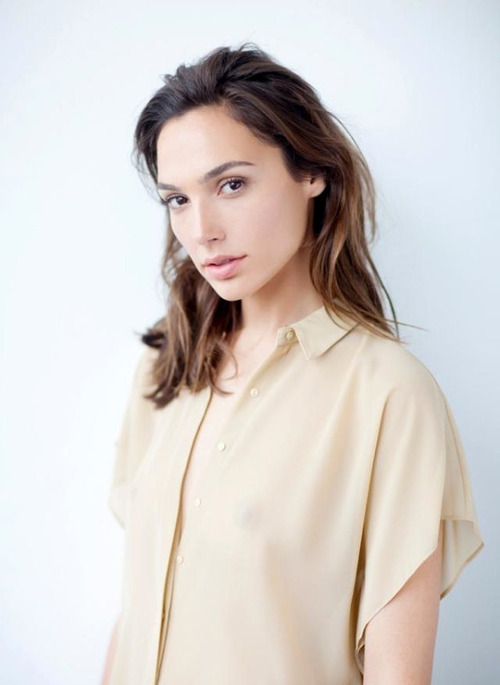 gadotsource:Gal Gadot photographed by Dudi Hasson for Lisha Magazine (2011)