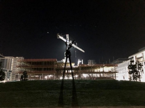 #earlymorning #lightandshadow #construction (at University Of California - San Francisco Mission Bay)