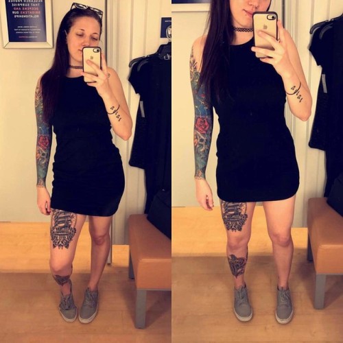 euph0ric-nirvana:killer lighting in the fitting room😋