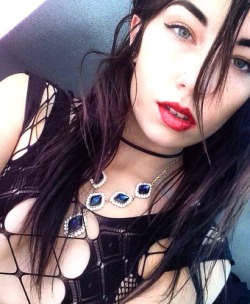 suprsmashnips:  💎 parted lips, messy hair