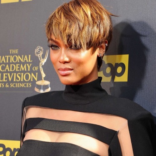 #TyraBanks&rsquo; look at the #DaytimeEmmys was strong and sultry. #RUNWAY #celebrity #fashion #Burb