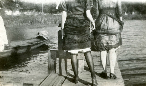 thehystericalsociety:  c. 1920s - (Via)