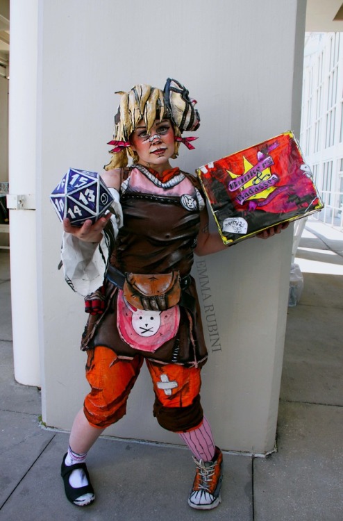 “POP! Goes the bandit!”It had been ages since I got photos of my Tiny Tina cosplay, so I made sure t