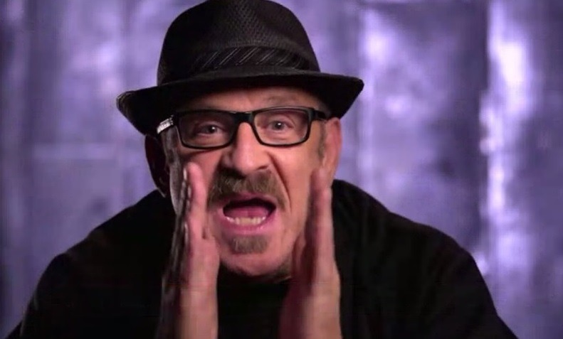 dnnisrynolds:  why does this guy on cutthroat kitchen look like walter white ALTON!