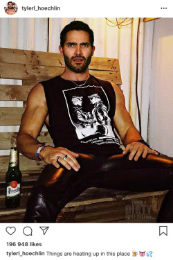 dirtymalecelebs:  Tyler Hoechlin