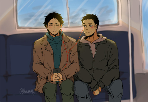 bringmemyqueen:akaashi rarepair week - day 3: dance / music / song inspiredsharing earphones