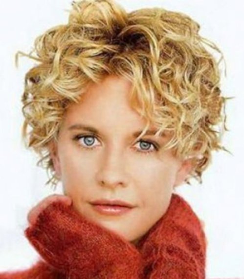 Featured image of post Coupe De Cheveux Femme Visage Rond Cheveux Boucl s 10 coupes pour un visage rond