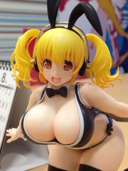 superhgeek-ge:  raiski-gya:  タイトーさんのそに子＆ぽちゃ子マジシャンフィギュア監修中！そに子は工場サンプル、ぽちゃ子はデコマスです！