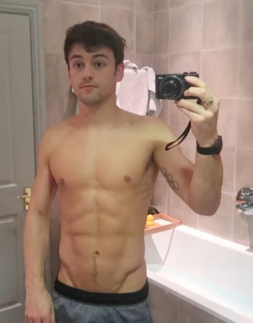 Tom Daley Nude And Sexy Bulge PhotosSource: bananahunks.com