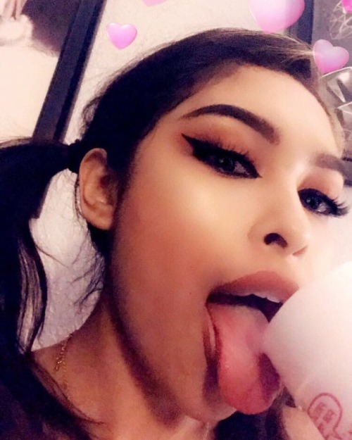 yafavwetlatina:Lemme lick