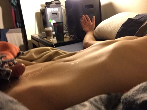 daddykev2015: twinkcatboy: A different type of happy trail. Submission by whitetigertirxu.Join in th