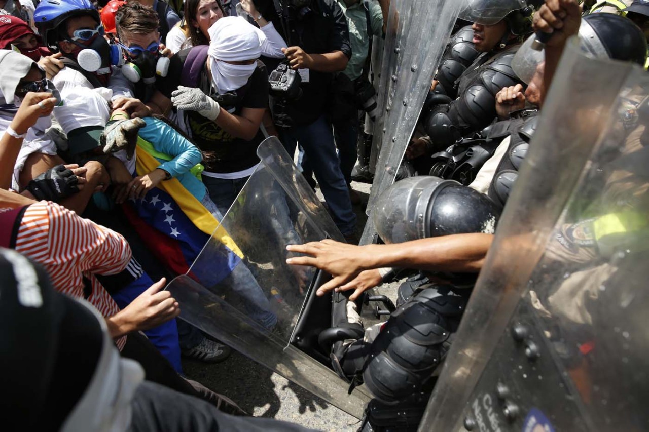 juancarls:  La represión del gobierno se mudó a Bello Monte… 20/03/2014.   