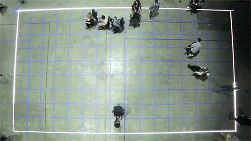 sizvideos:  People recreate video game Snake in real life and it looks super fun (video)
