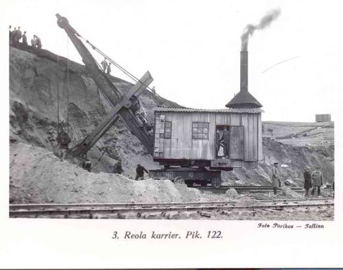 Construction of the Tartu-Petserirailway line at Reola (Estonia, 1930).