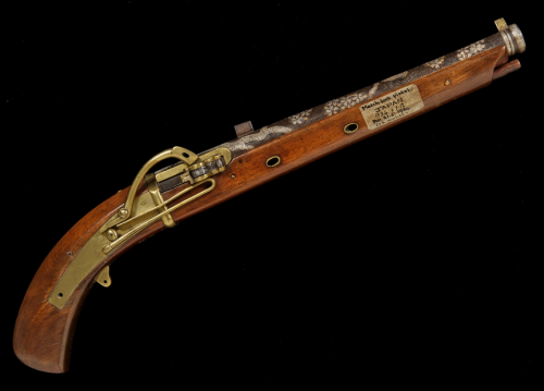 A Japanese matchlock pistol, Edo Period.Currently on display at the Pitt Rivers Museum in Oxford.