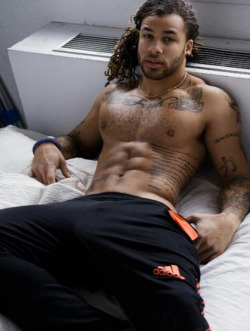 dominicanblackboy:  A sexxy moment wit yummy