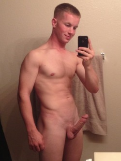 guyswithiphones-nude:  Guys with iPhones