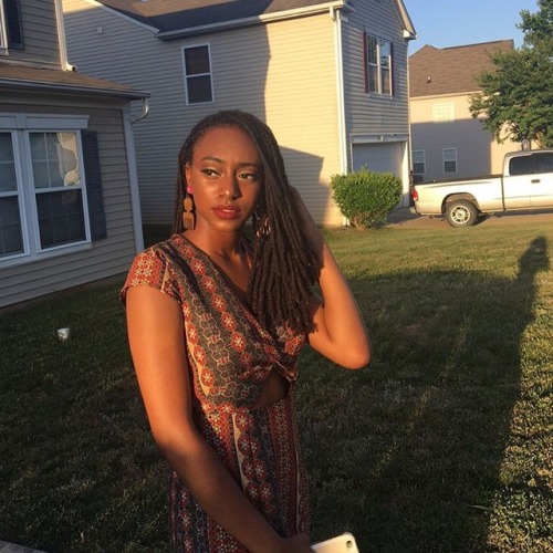 alltheplantsaredying:Black girl glow ✨