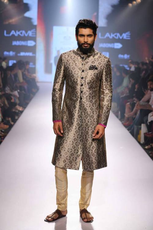 death-by-dior:global-fashions:  Raghavendra Rathore - Lakme Fashion Week 2015  X