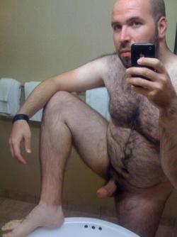 carson-bear:hot n hairy bearforest.com