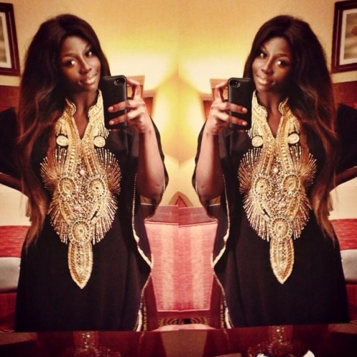 Chillin in Dubai #dubai#love#summer#hot#sunny#kaftan#gold#sheik#black#ambw#bwam#beautiful#darkskingi