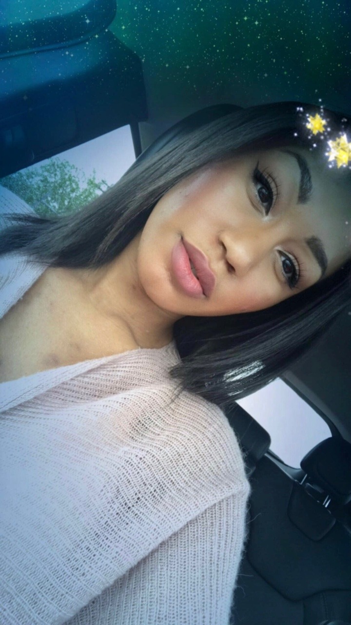 rawrastarainbows:  melaninmedicine:  My features are so wide and big 😐  OH MY