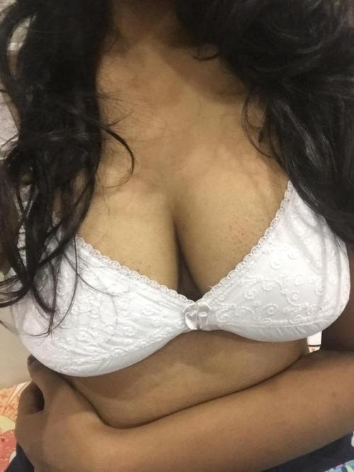 sherryf19: #sexy #desi #armpits #fetish #indian #young #armpit #axilla #lick #suck #bra #boobs #unde