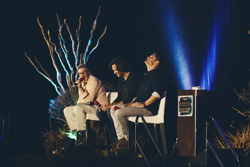 colfer-my-criss: J2 panel, part two. Why so awesome? эти фотки просто цгпрмыларфцаухзупо&hellip; 