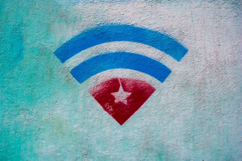 Sex furaun:Cubans are so ready for the WIFI through pictures