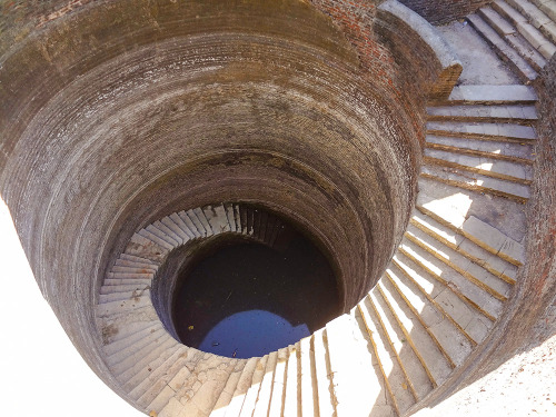 guwopbaby:starwarsgraphictee:politifag:indiaincredible:Step-wells in India by Victoria Lautm